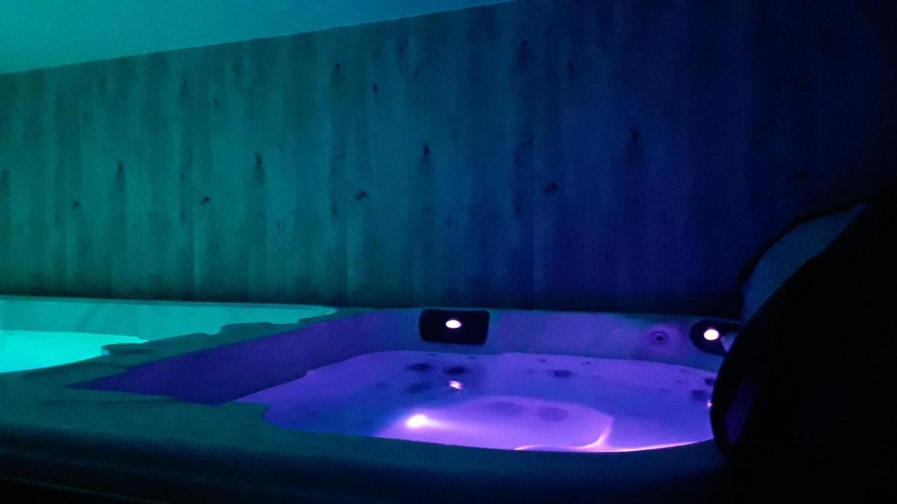 Amazing Cottage With Private Indoor Swim Pool And Hot Tub Grantown-on-Spey Esterno foto