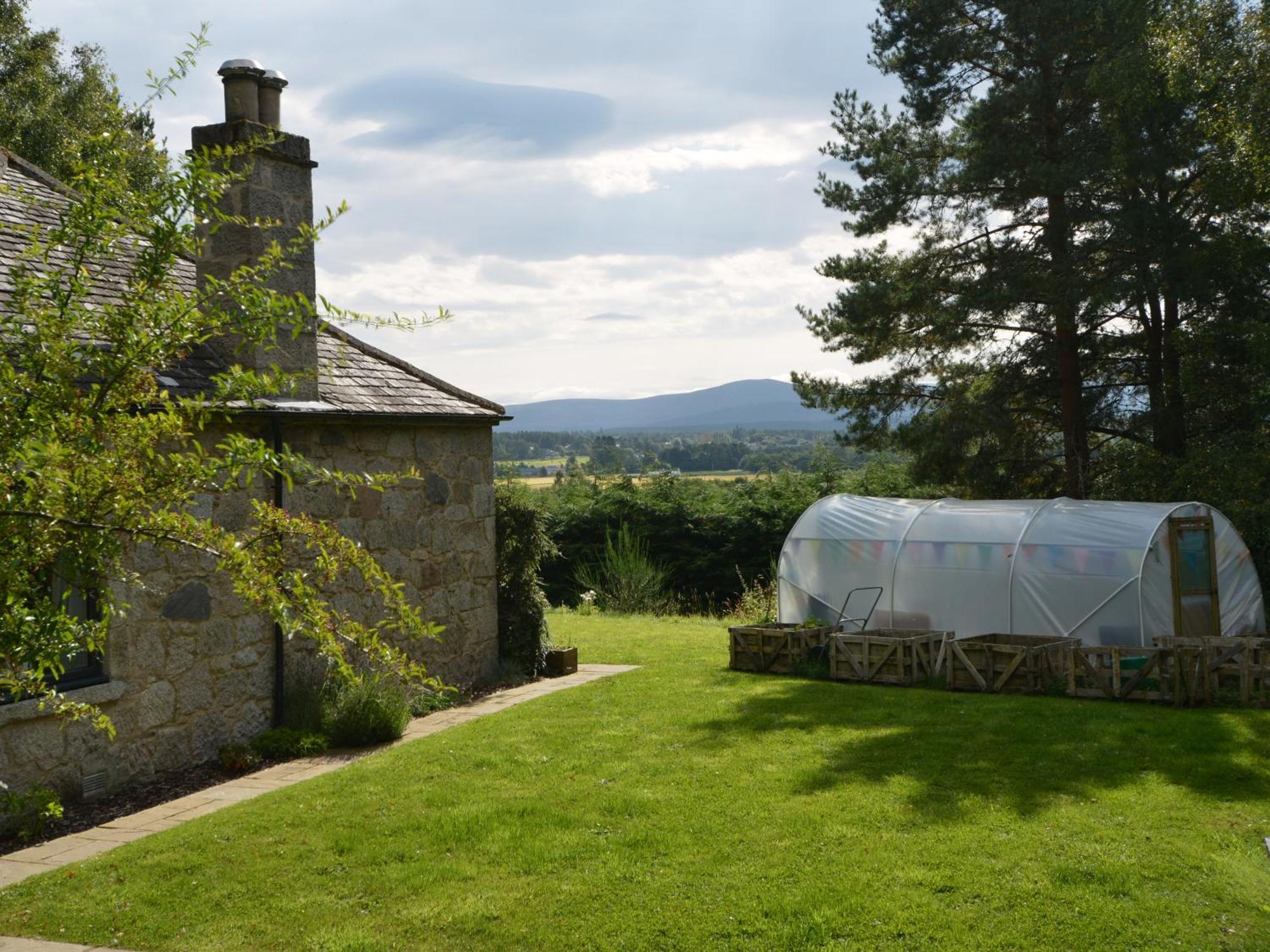 Amazing Cottage With Private Indoor Swim Pool And Hot Tub Grantown-on-Spey Esterno foto